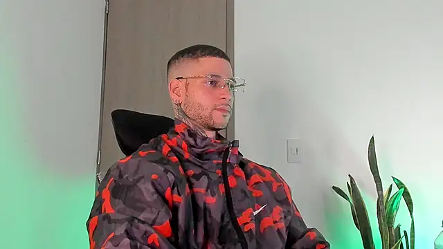  jamesleandros1 online show from March 5, 12:51 am