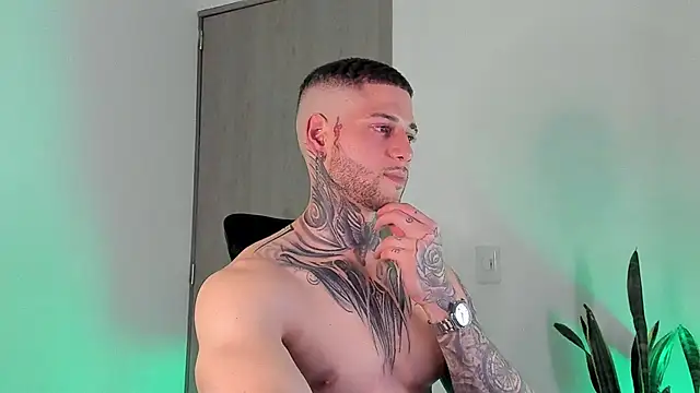  jamesleandros1 online show from February 3, 2:53 am