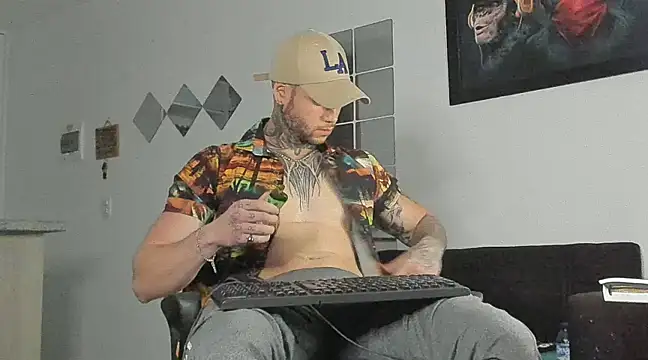Snapshot of _jamesleandros1 chatting on March 8, 5:07 am jamesleandros1 online show from March 8, 5:07 am