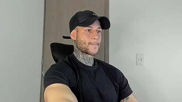  jamesleandros1 online show from January 9, 11:11 pm