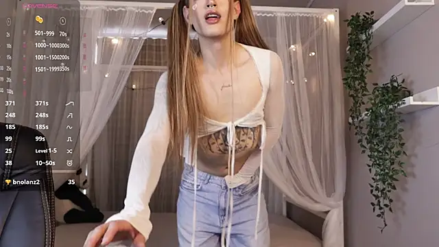 julesbennet online show from May 18, 8:57 pm