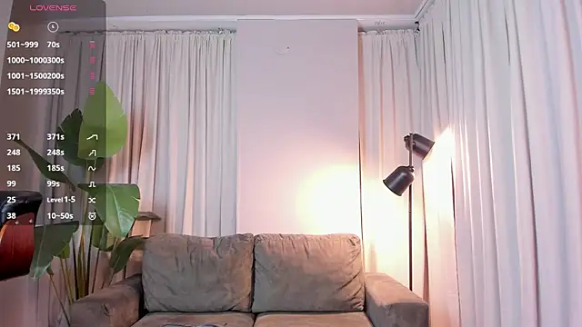 julesbennet online show from May 31, 11:27 pm