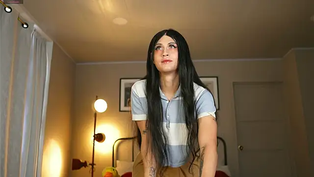 Snapshot of julesbennet chatting on March 11, 1:45 pm julesbennet online show from March 11, 1:45 pm