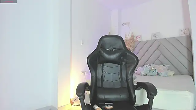 perlacobre999 online show from February 20, 1:08 pm