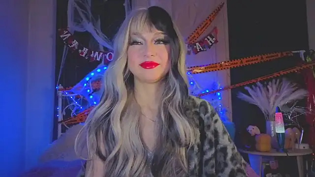 Snapshot of Funny_Bunny chatting on October 31, 11:00 pm Funny Bunny online show from October 31, 11:00 pm