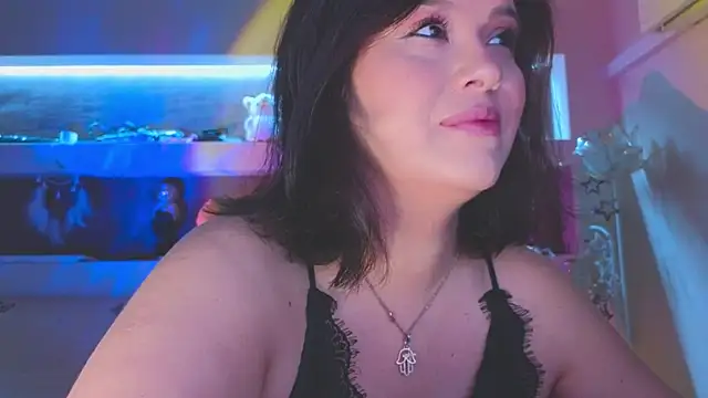 Snapshot of Malika_uAngel chatting on October 18, 9:50 pm Malika uAngel online show from October 18, 9:50 pm