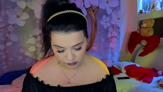 Snapshot of Malika_uAngel chatting on February 18, 11:30 pm Malika uAngel online show from February 18, 11:30 pm