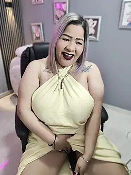 Snapshot of Dalessa_Bigtits chatting on July 19, 2:53 am Dalessa Bigtits online show from July 19, 2:53 am