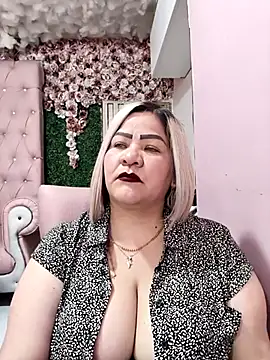 Dalessa Bigtits online show from March 27, 9:27 pm