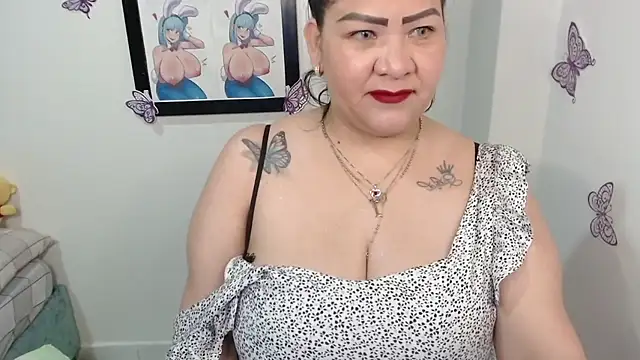 Snapshot of Dalessa_Bigtits chatting on March 1, 3:32 am Dalessa Bigtits online show from March 1, 3:32 am