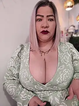 Snapshot of Dalessa_Bigtits chatting on June 17, 9:36 pm Dalessa Bigtits online show from June 17, 9:36 pm