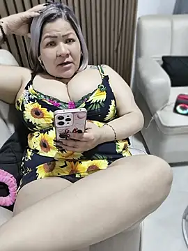 Snapshot of Dalessa_Bigtits chatting on July 6, 12:50 am Dalessa Bigtits online show from July 6, 12:50 am