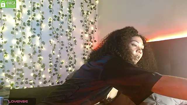 LotusFemme22 online show from February 22, 4:37 am