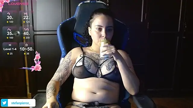 jaydensalvatore  online show from April 3, 9:32 pm