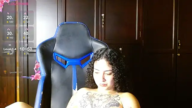 Snapshot of jaydensalvatore_ chatting on November 7, 10:13 pm jaydensalvatore online show from November 7, 10:13 pm