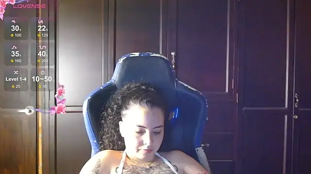 jaydensalvatore  online show from April 5, 11:44 pm