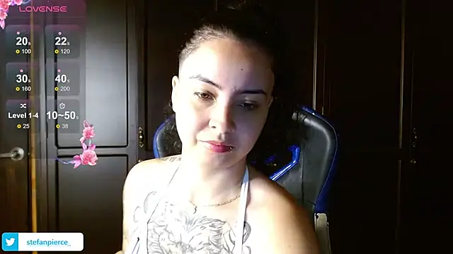 Snapshot of jaydensalvatore_ chatting on November 17, 9:19 pm jaydensalvatore online show from November 17, 9:19 pm