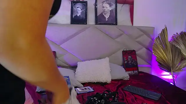 SabinaMerchetti online show from September 25, 3:01 am