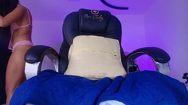 naomi kyse online show from March 17, 3:09 am