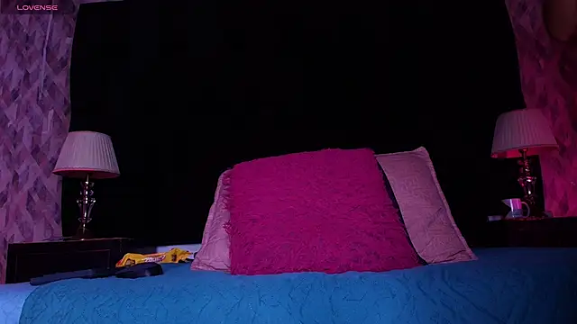 naomi kyse online show from November 9, 3:10 am