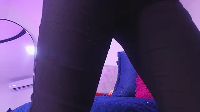 naomi kyse online show from November 11, 3:23 am