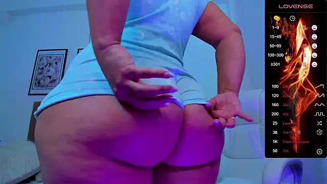 Snapshot of sofihill01 chatting on February 27, 9:47 pm sofihill01 online show from February 27, 9:47 pm