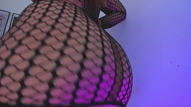 Snapshot of sofihill01 chatting on September 26, 5:42 pm sofihill01 online show from September 26, 5:42 pm