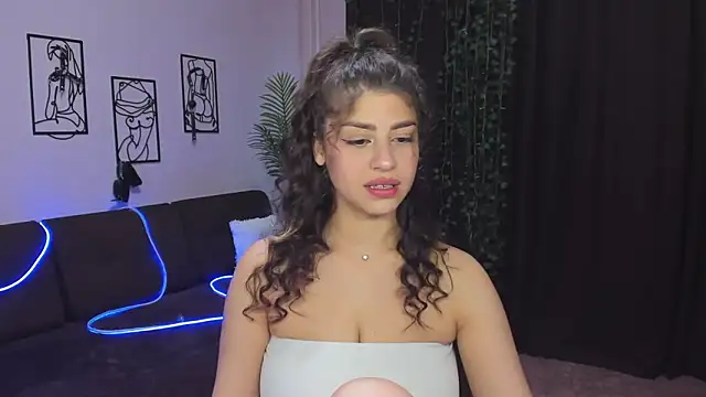 MaryMayson online show from April 19, 11:11 am