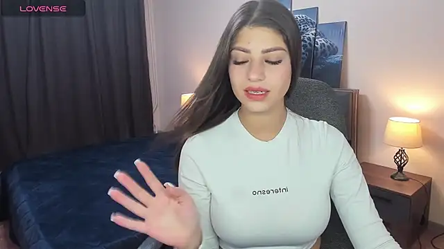 MaryMayson online show from March 9, 2:21 pm