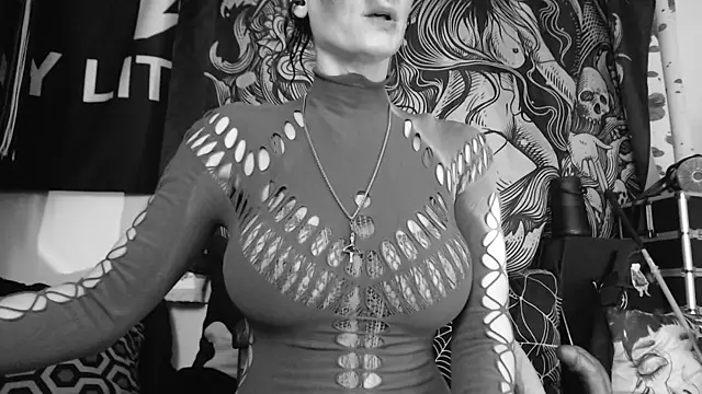 Silentmary online show from April 3, 2:18 am