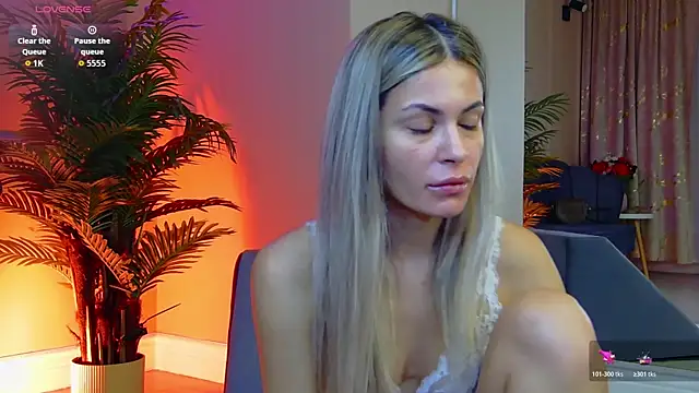 Avril Cyrus online show from November 13, 7:56 am