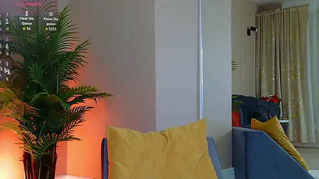 Avril Cyrus online show from February 26, 8:03 am