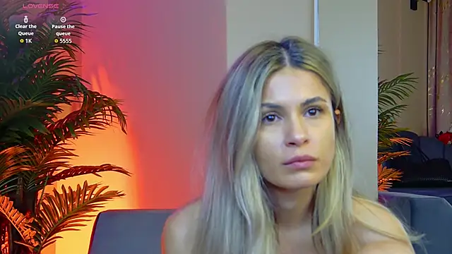 Avril Cyrus online show from November 15, 11:47 am