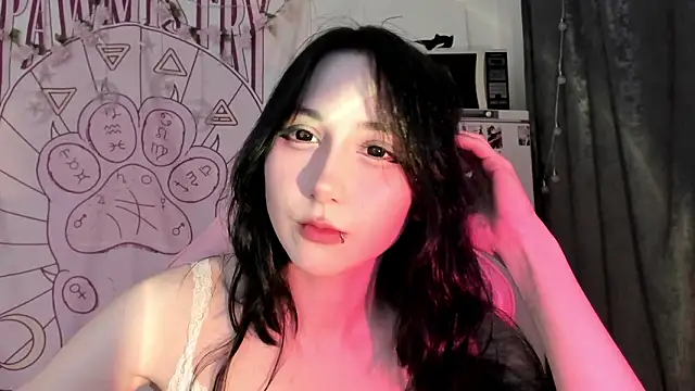 Holy420lolii online show from February 6, 7:32 pm