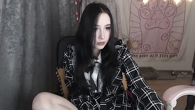 Snapshot of Holy420lolii chatting on January 21, 6:12 pm Holy420lolii online show from January 21, 6:12 pm