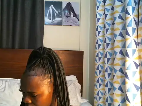 Snapshot of pay_tience chatting on July 5, 11:28 am pay tience online show from July 5, 11:28 am