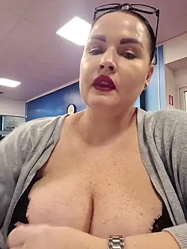 GeorgiaLerox online show from February 7, 1:30 pm