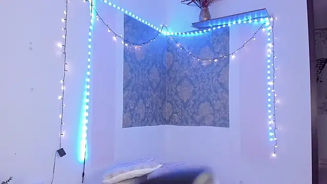 Eva Lee  online show from April 7, 10:06 am