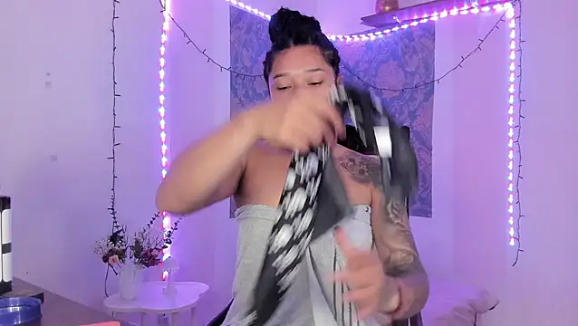 Eva Lee  online show from March 7, 9:37 am