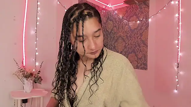 Eva Lee  online show from May 13, 10:00 am