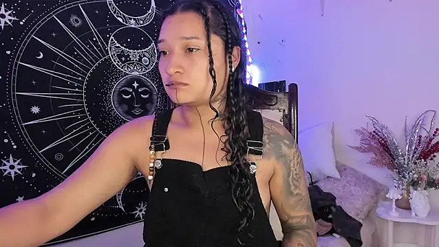 Eva Lee  online show from February 15, 9:08 am