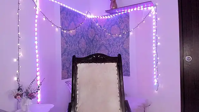 Eva Lee  online show from March 6, 9:37 am