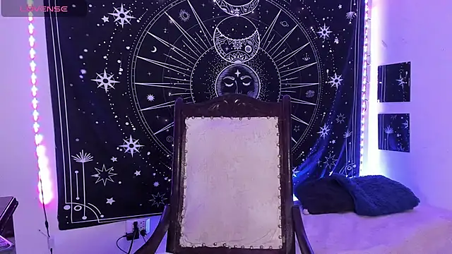 Eva Lee  online show from November 12, 8:07 am