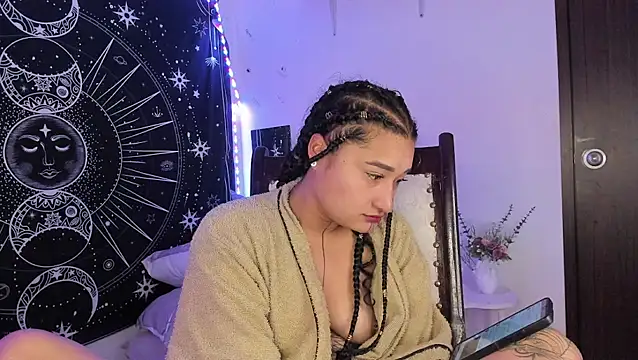 Eva Lee  online show from February 5, 9:27 am