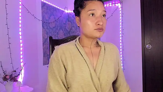 Eva Lee  online show from February 26, 9:20 am