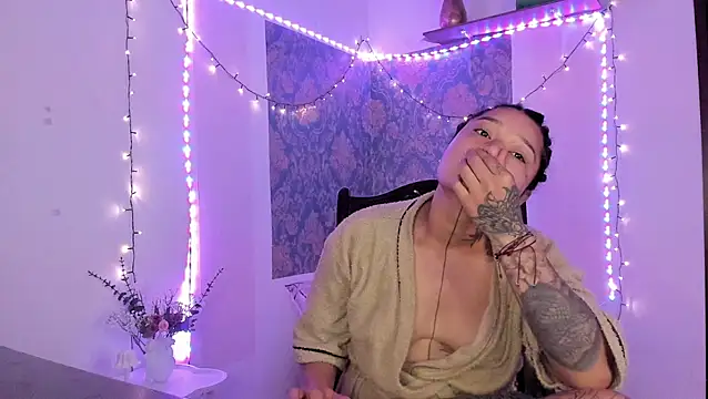 Eva Lee  online show from March 1, 8:58 am