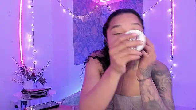 Eva Lee  online show from June 16, 10:04 am