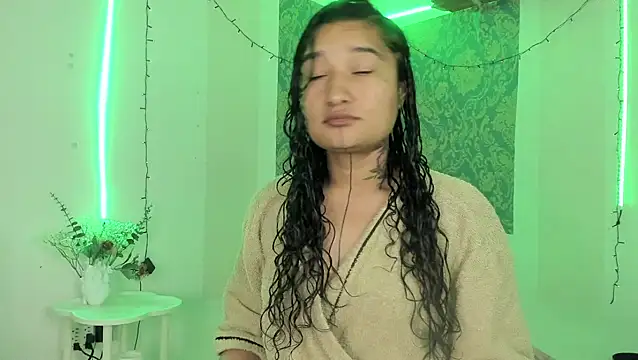 Eva Lee  online show from May 15, 10:57 am
