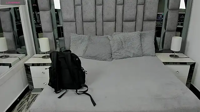 EMMAHILL1 online show from November 28, 11:10 am