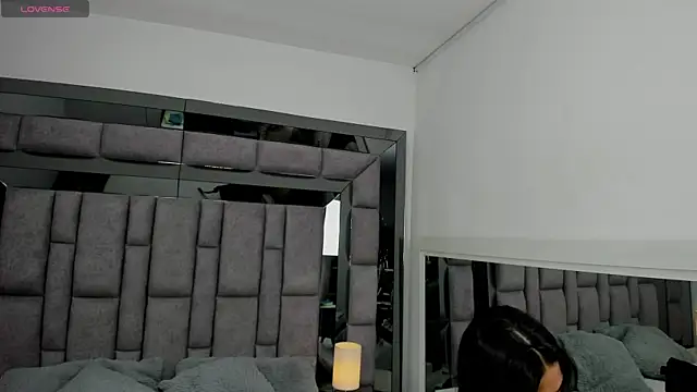 EMMAHILL1 online show from February 24, 11:11 am